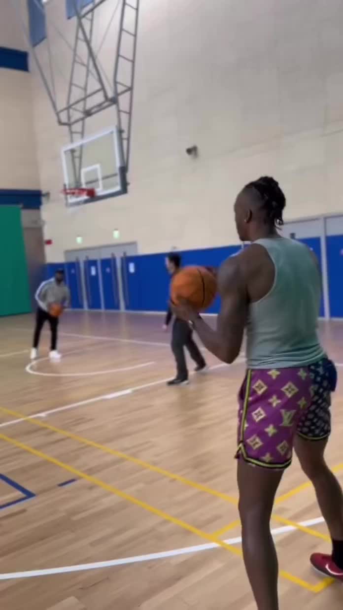 明天要復出！霍華德ins曬訓練視頻：超人就要回歸賽場?。ɑ羧A德的ins賬號）